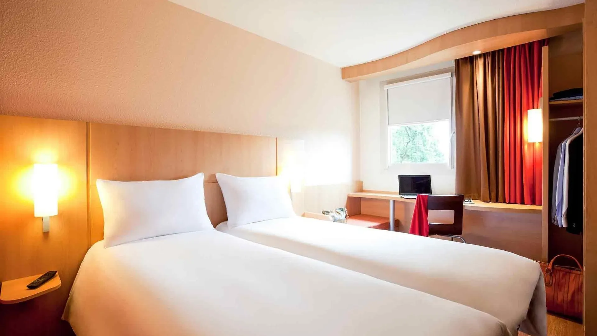 Hotel ibis Biarritz Anglet Aéroport France